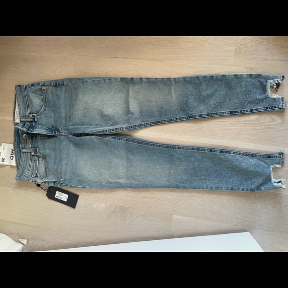 New with tags. Rag & Bone, Cate Mid-rise ankle skinny jeans. Size 25 - Picture 6 of 7